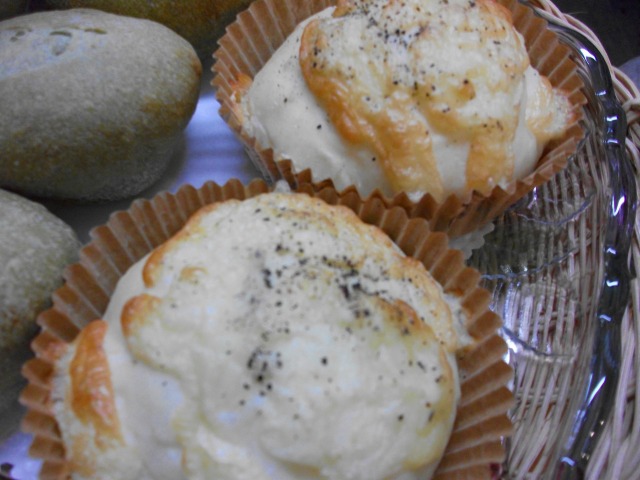 黒こしょうチーズパン